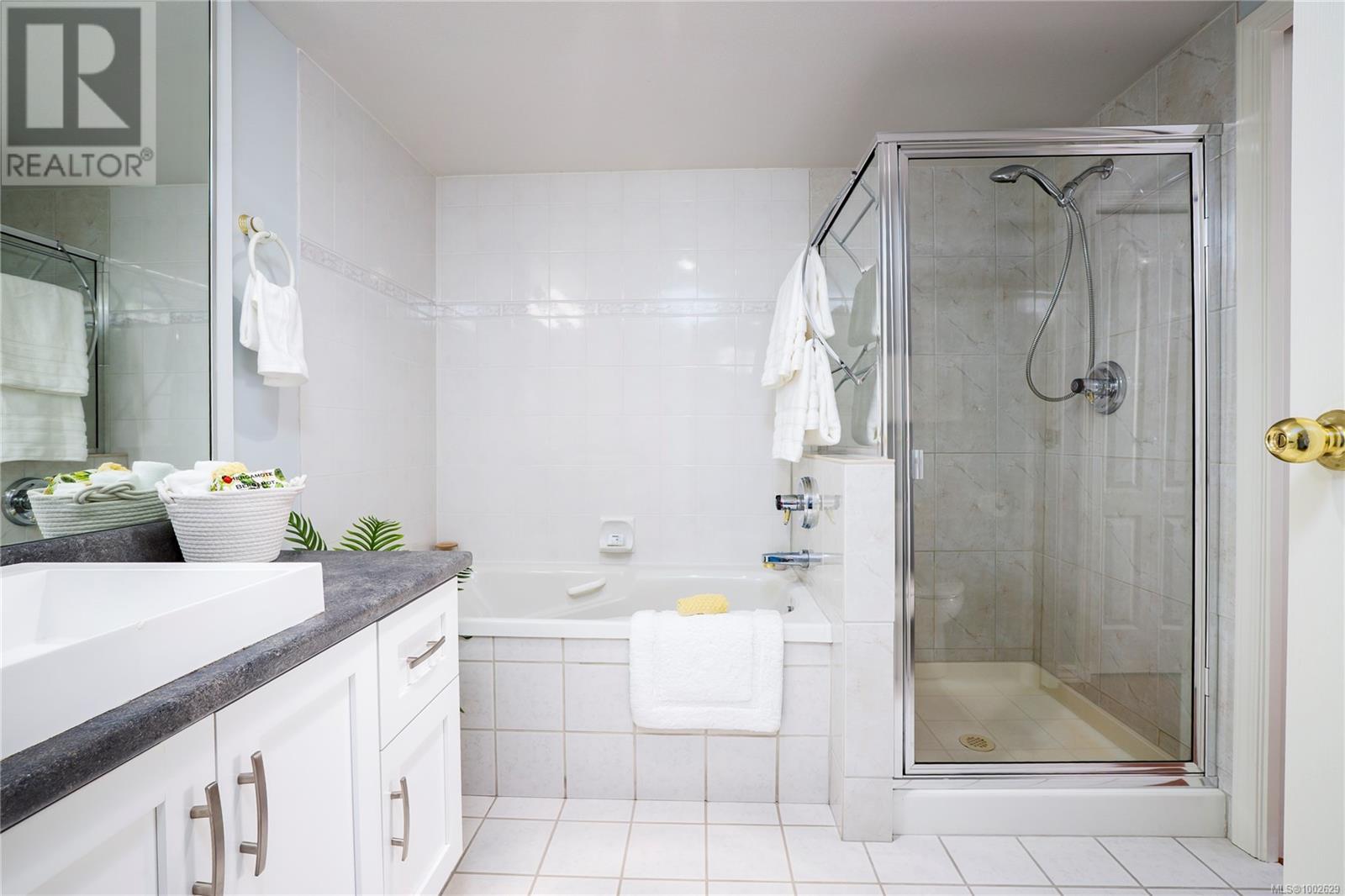 305 158 Promenade Dr, Nanaimo, British Columbia  V9R 6M7 - Photo 22 - 1002629