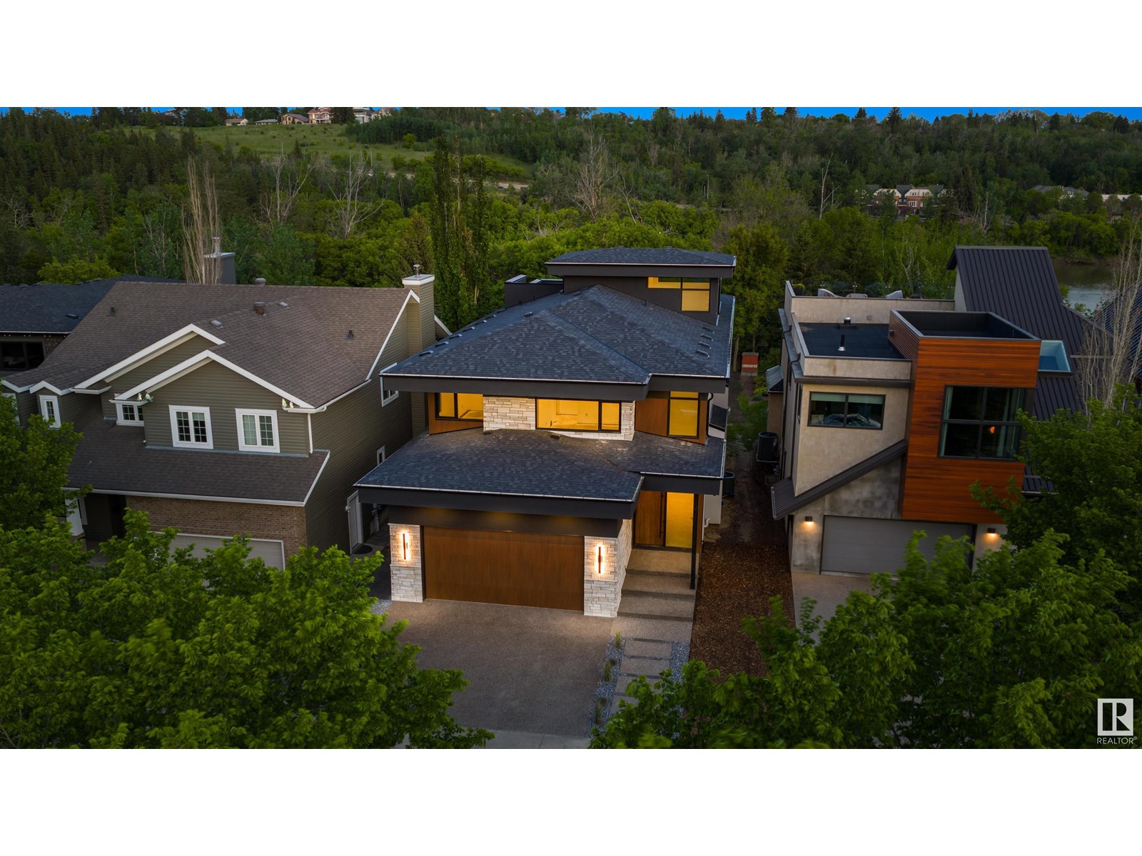 Property at 8807 99 AV NW image 1