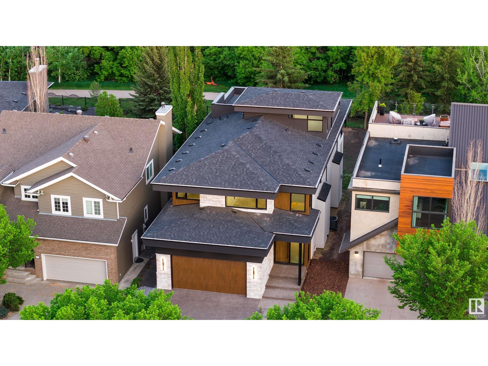 Property at 8807 99 AV NW image 3