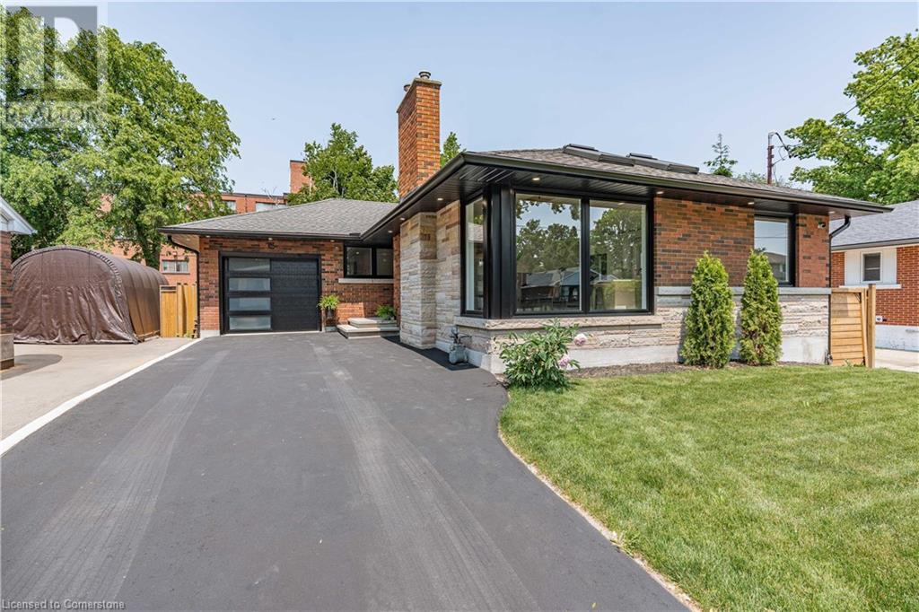 Property at 15 HARDALE Crescent image 2