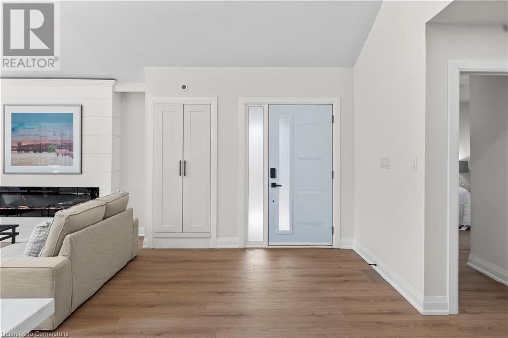 Property at 15 HARDALE Crescent image 3