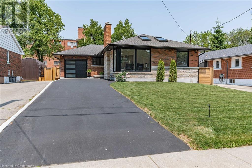 Property at 15 HARDALE Crescent image 1