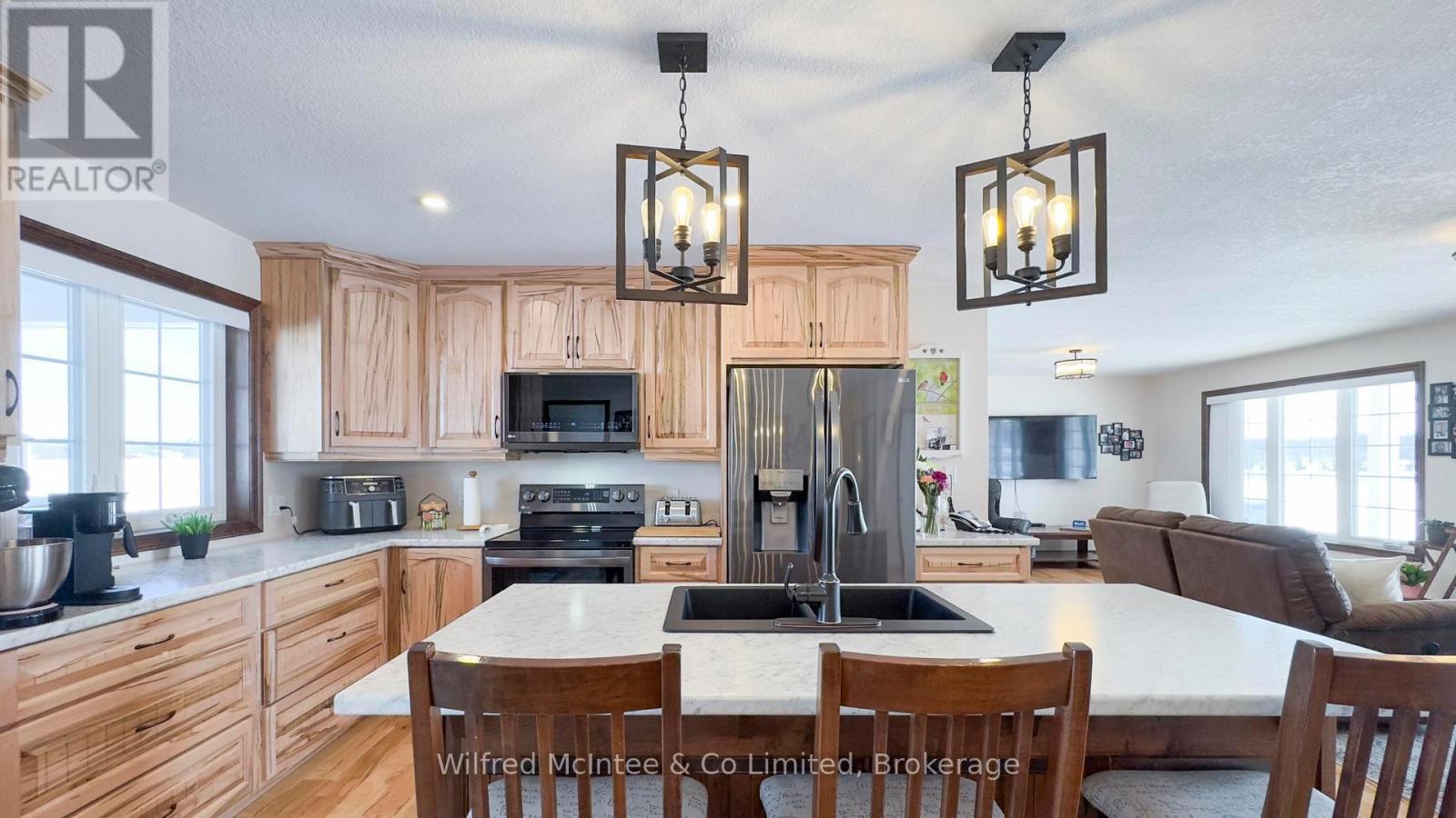 422 Hayes Lake Avenue, Huron-Kinloss, Ontario  N0G 2B0 - Photo 24 - X12010280