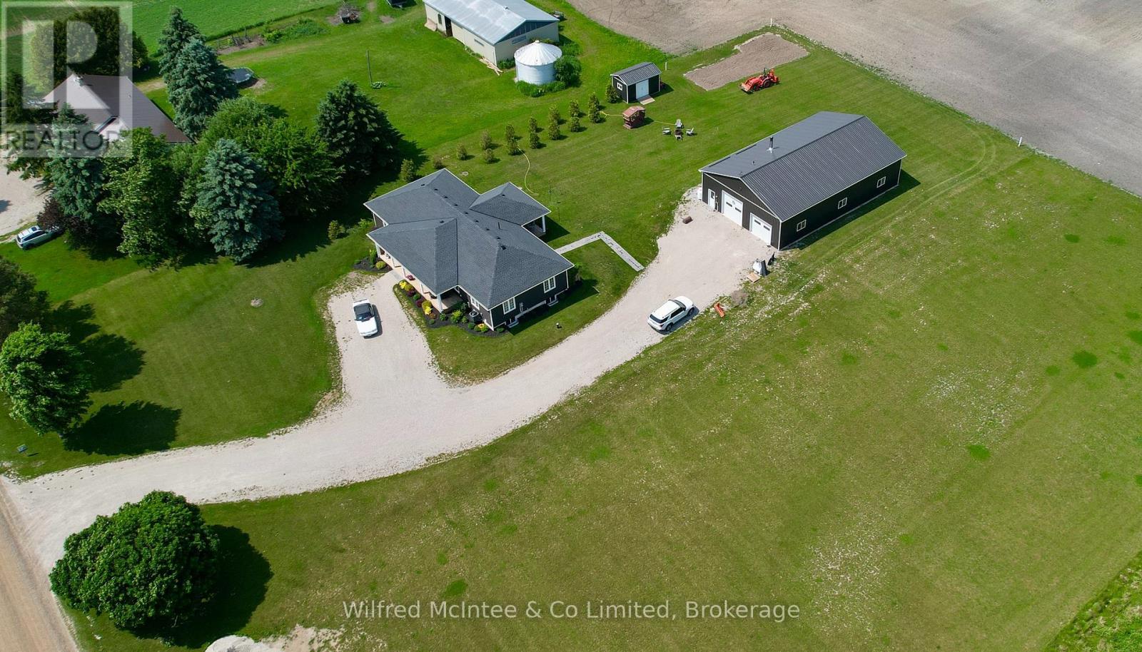 422 Hayes Lake Avenue, Huron-Kinloss, Ontario  N0G 2B0 - Photo 2 - X12010280