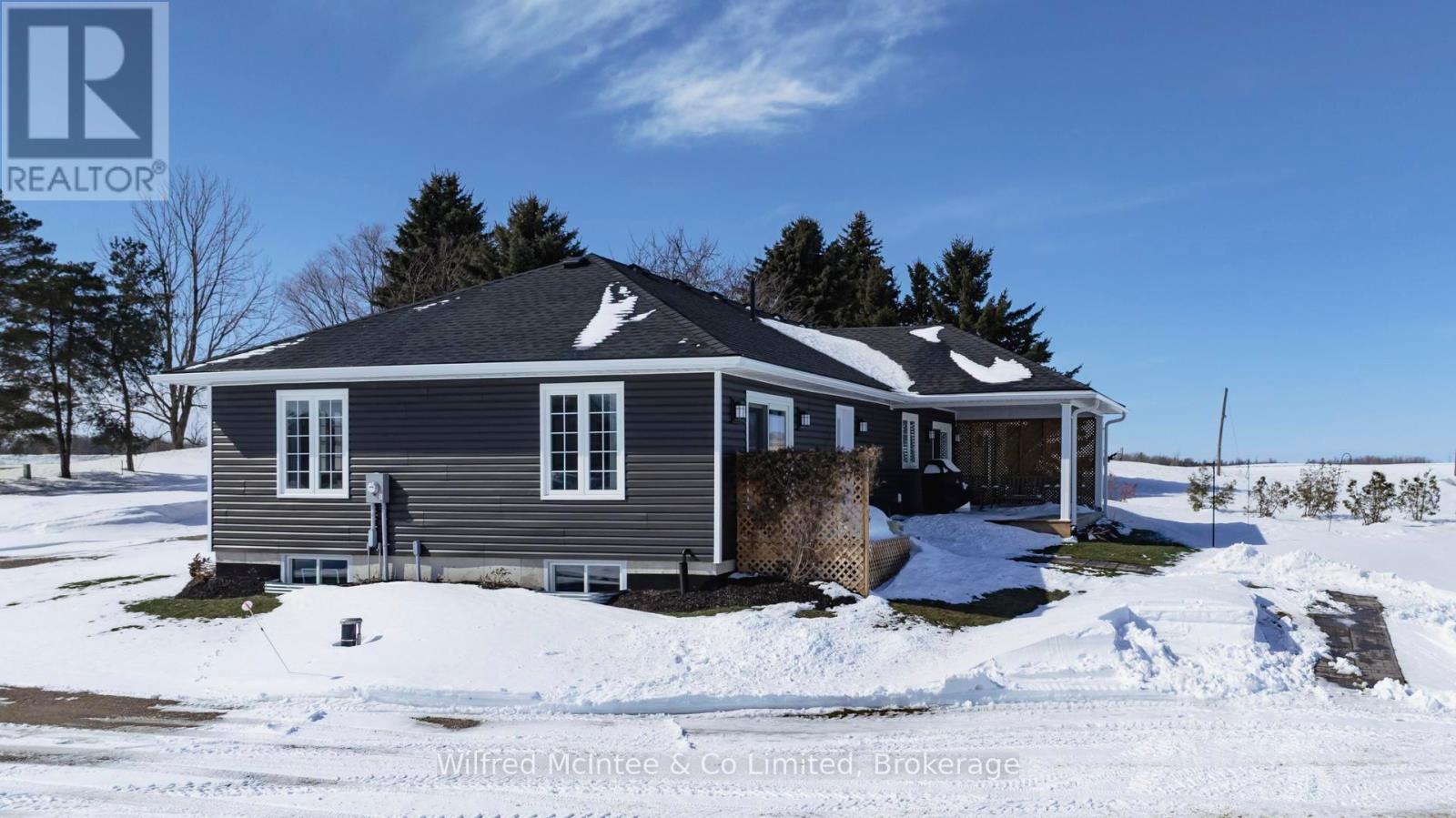 422 Hayes Lake Avenue, Huron-Kinloss, Ontario  N0G 2B0 - Photo 11 - X12010280