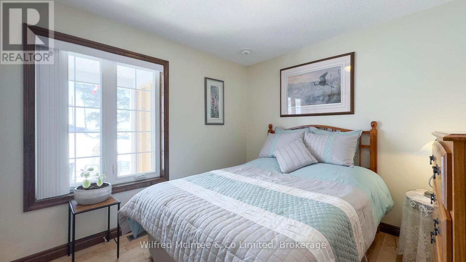 422 Hayes Lake Avenue, Huron-Kinloss, Ontario  N0G 2B0 - Photo 27 - X12010280