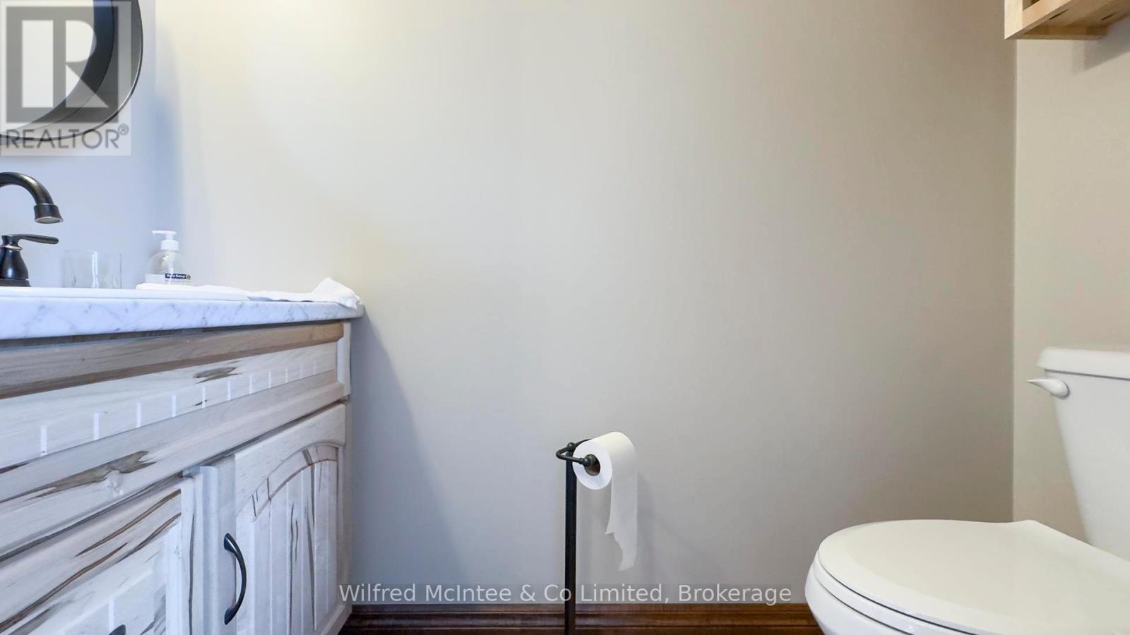 422 Hayes Lake Avenue, Huron-Kinloss, Ontario  N0G 2B0 - Photo 38 - X12010280