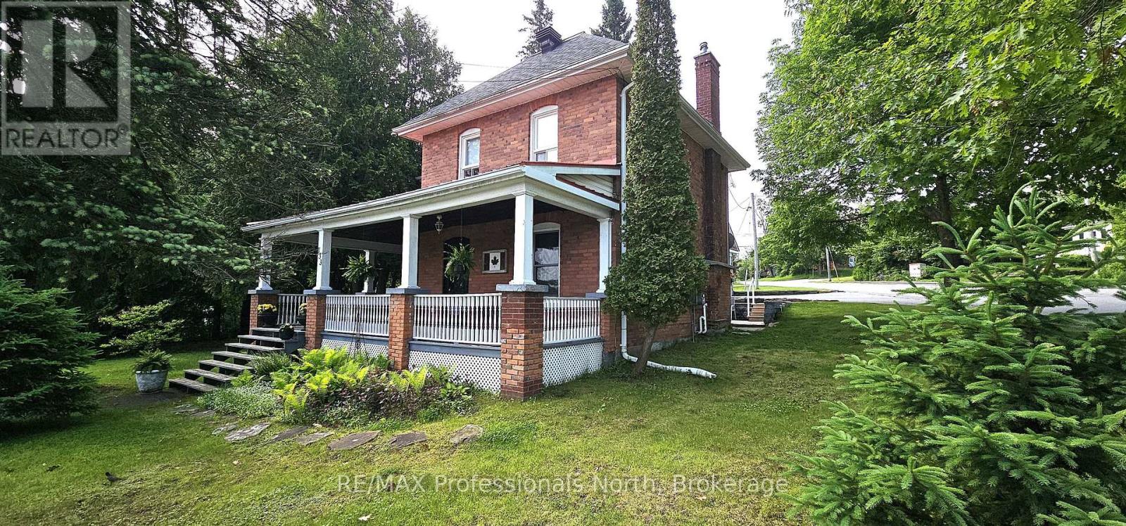 133 Main Street W, Huntsville (Chaffey), Ontario  P1H 1W5 - Photo 2 - X12215212