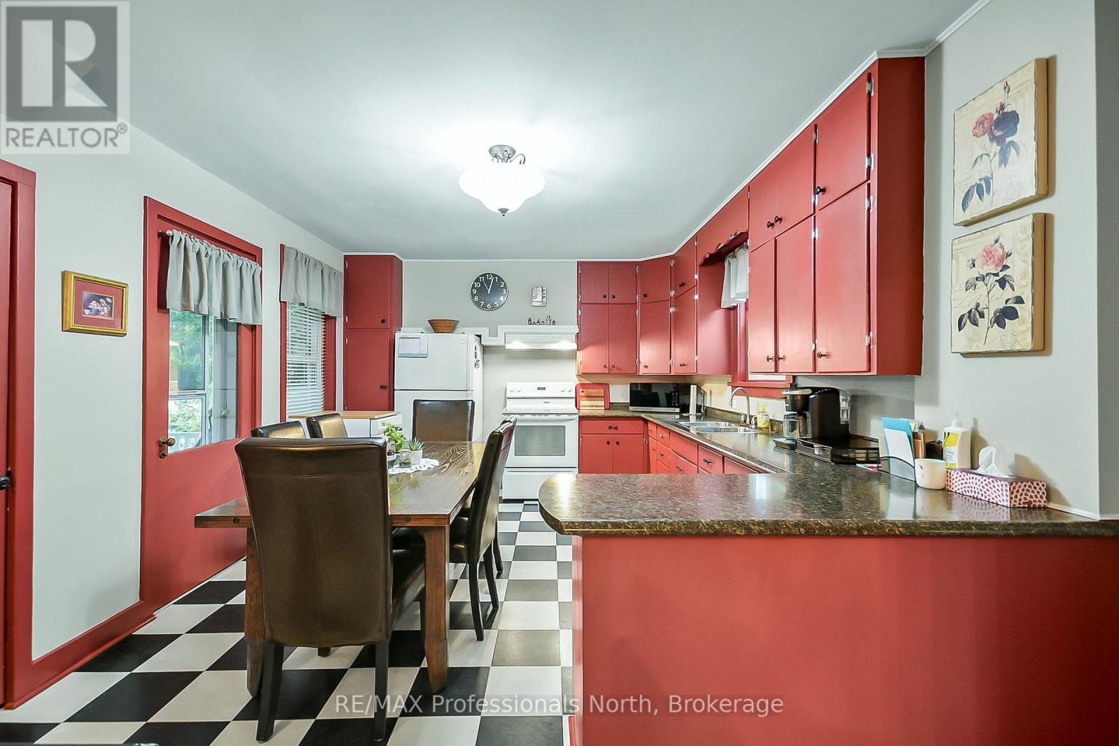 133 Main Street W, Huntsville (Chaffey), Ontario  P1H 1W5 - Photo 8 - X12215212