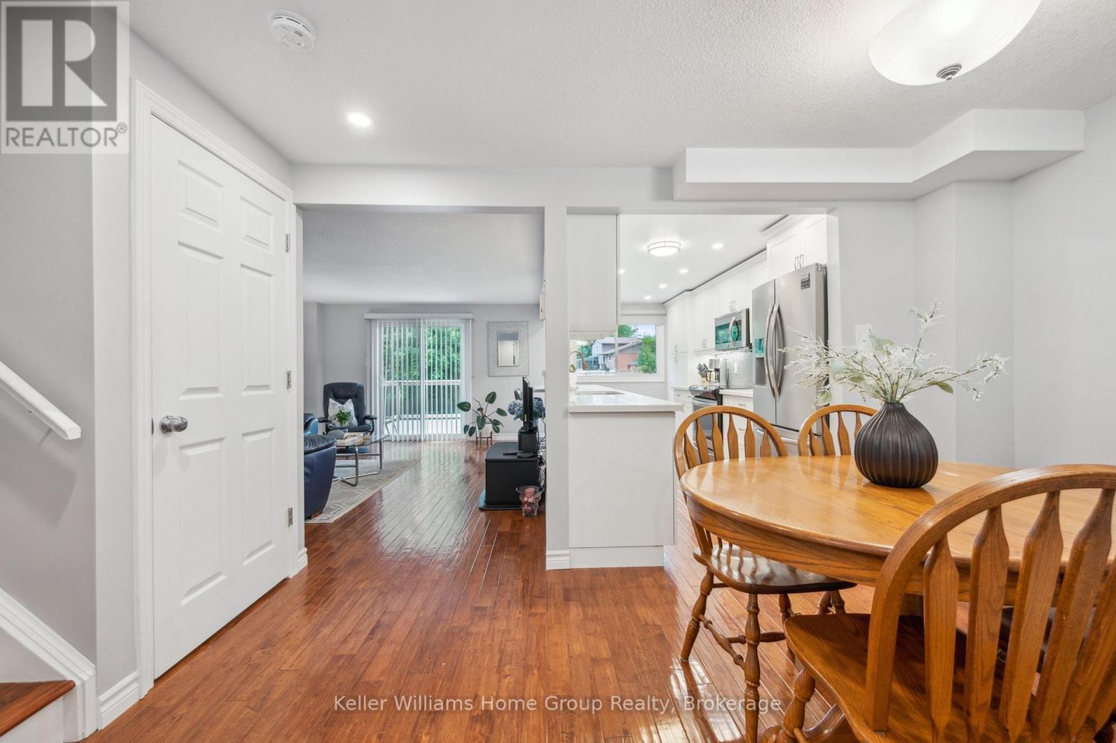 375 Imperial Road S, Guelph (Willow West/sugarbush/west Acres), Ontario  N1K 1L3 - Photo 10 - X12216127
