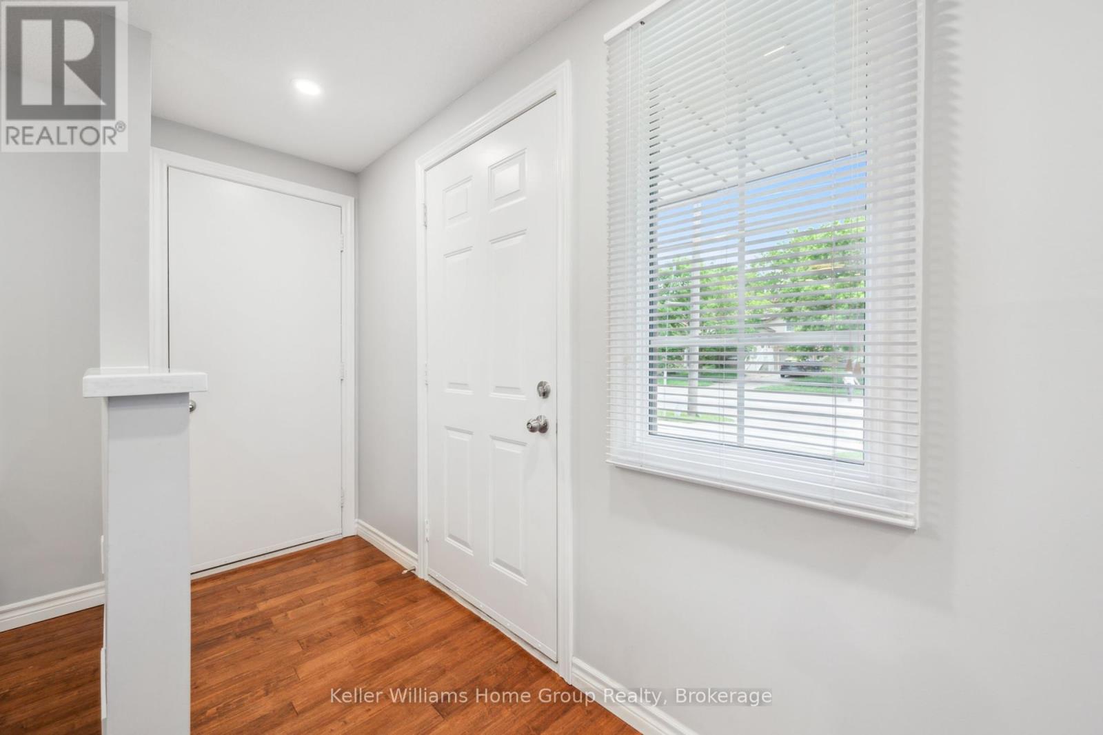 375 Imperial Road S, Guelph (Willow West/sugarbush/west Acres), Ontario  N1K 1L3 - Photo 9 - X12216127
