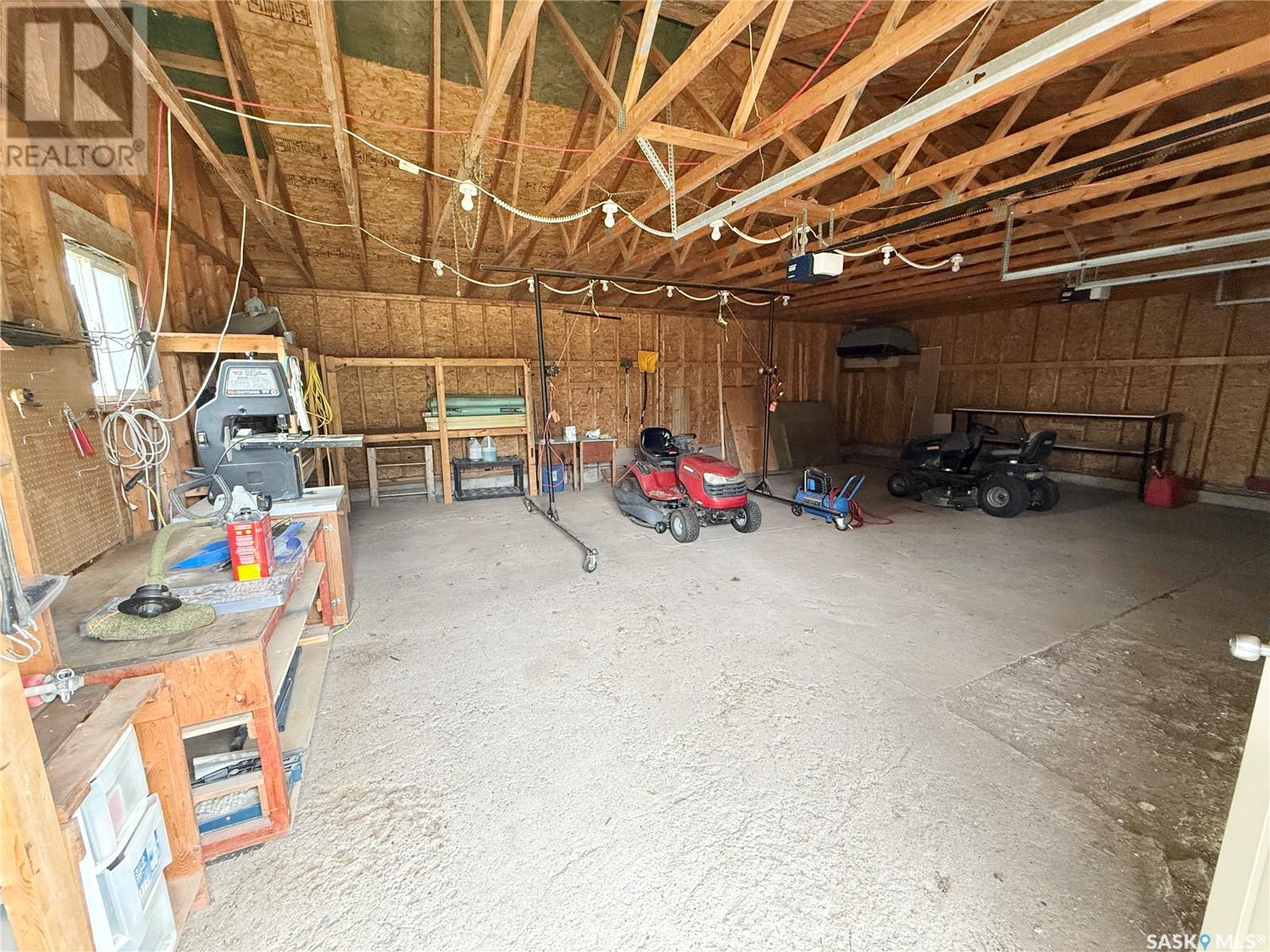 South Weyburn Acreage, Weyburn Rm No. 67, Saskatchewan  S4H 2K1 - Photo 11 - SK009275