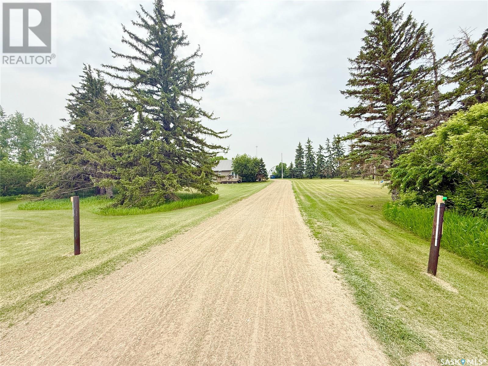 South Weyburn Acreage, Weyburn Rm No. 67, Saskatchewan  S4H 2K1 - Photo 2 - SK009275