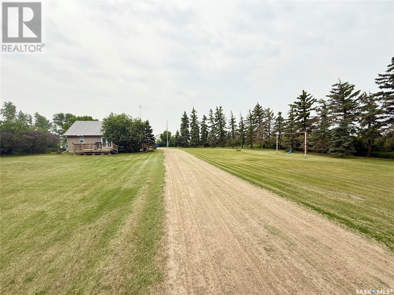 South Weyburn Acreage, Weyburn Rm No. 67, Saskatchewan  S4H 2K1 - Photo 3 - SK009275