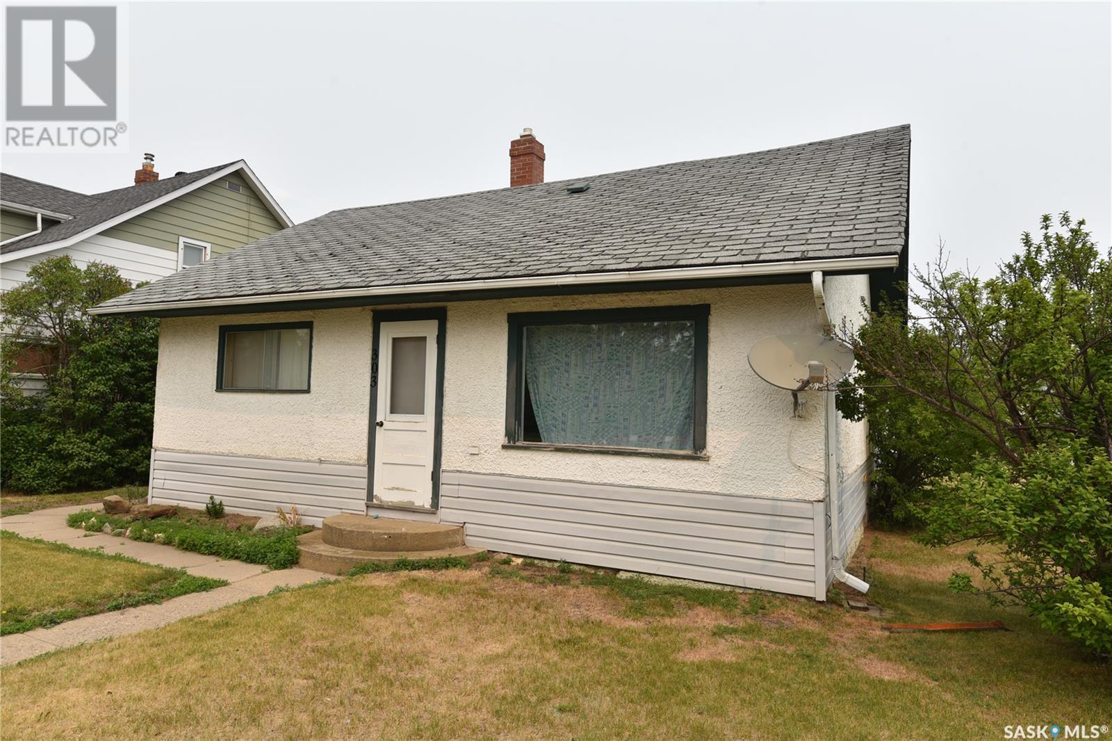 303 2nd STREET W, Nipawin, Saskatchewan