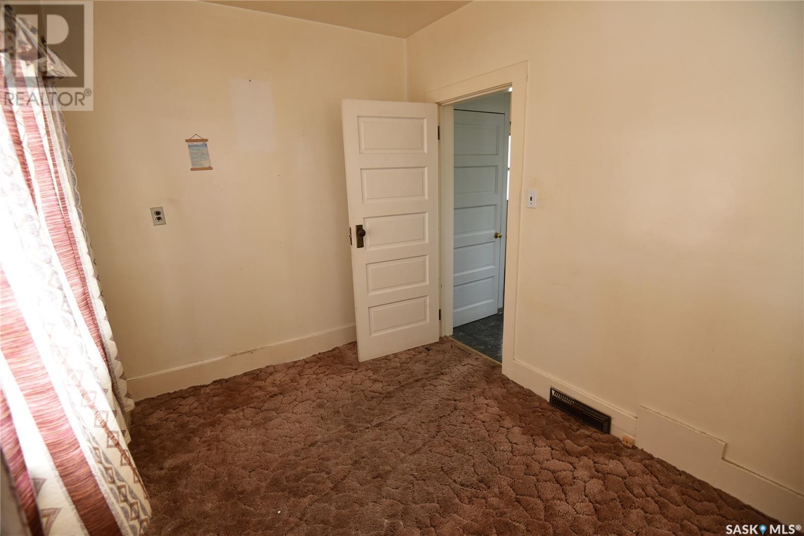 303 2nd Street W, Nipawin, Saskatchewan  S0E 1E0 - Photo 11 - SK009180