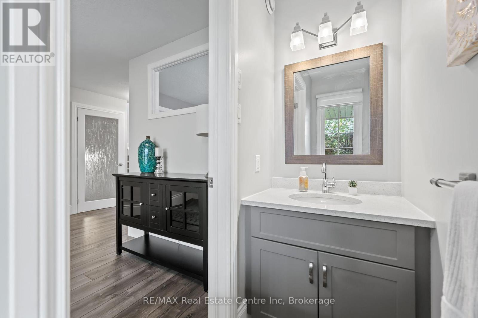 52 Bond Court, Guelph, Ontario  N1H 8N7 - Photo 16 - X12216185