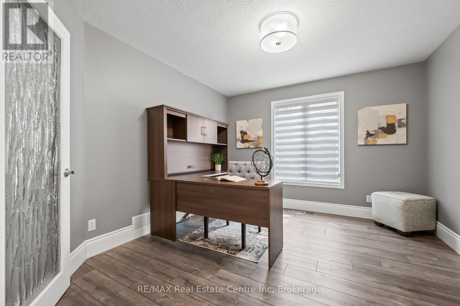 52 Bond Court, Guelph, Ontario  N1H 8N7 - Photo 13 - X12216185