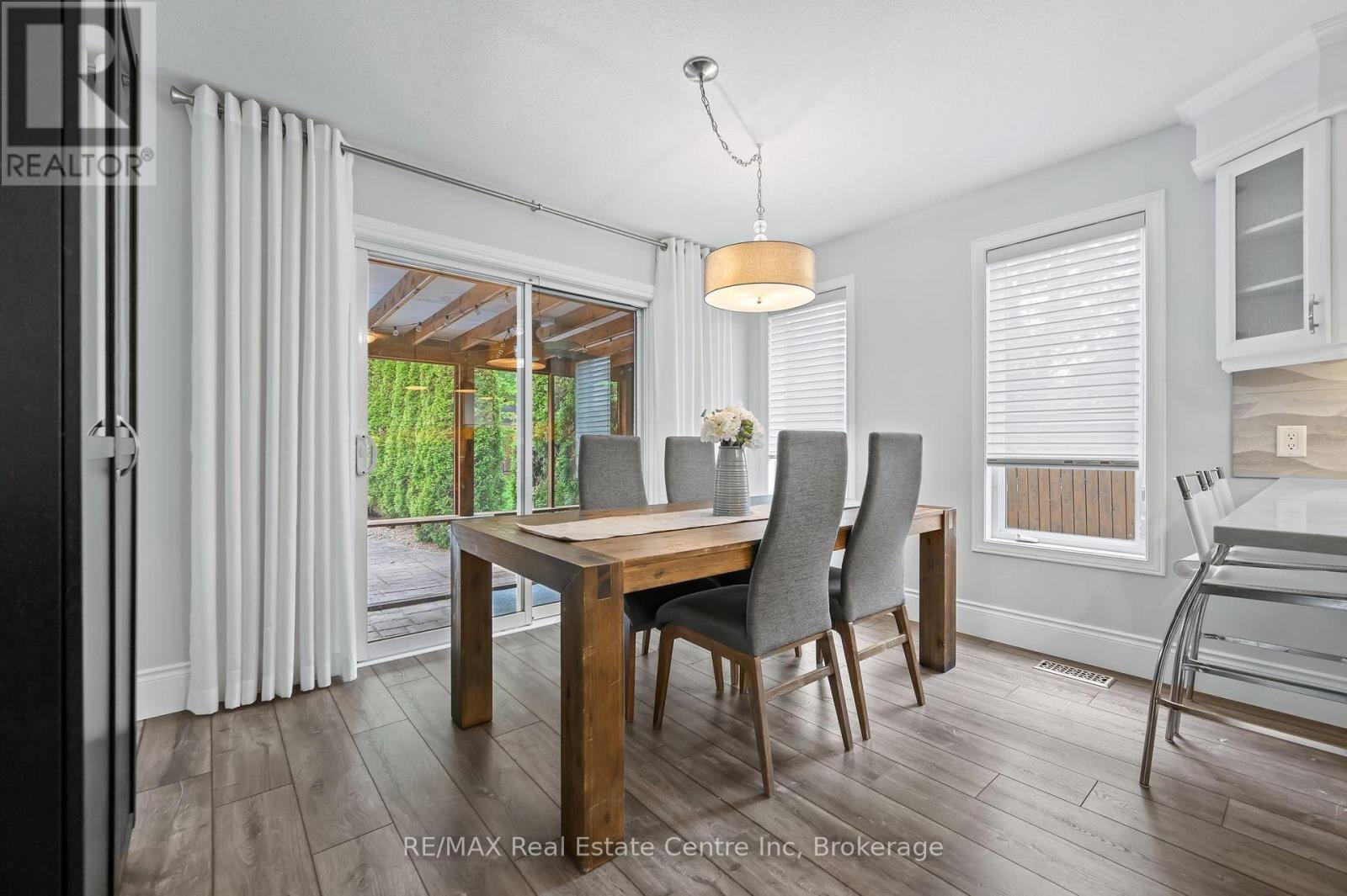 52 Bond Court, Guelph, Ontario  N1H 8N7 - Photo 10 - X12216185