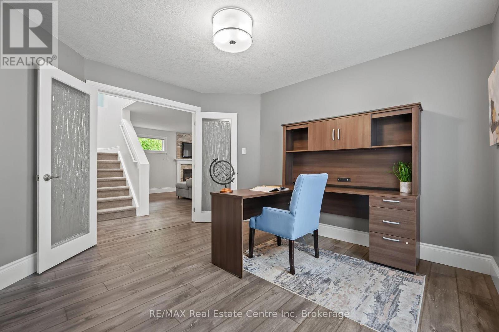 52 Bond Court, Guelph, Ontario  N1H 8N7 - Photo 14 - X12216185