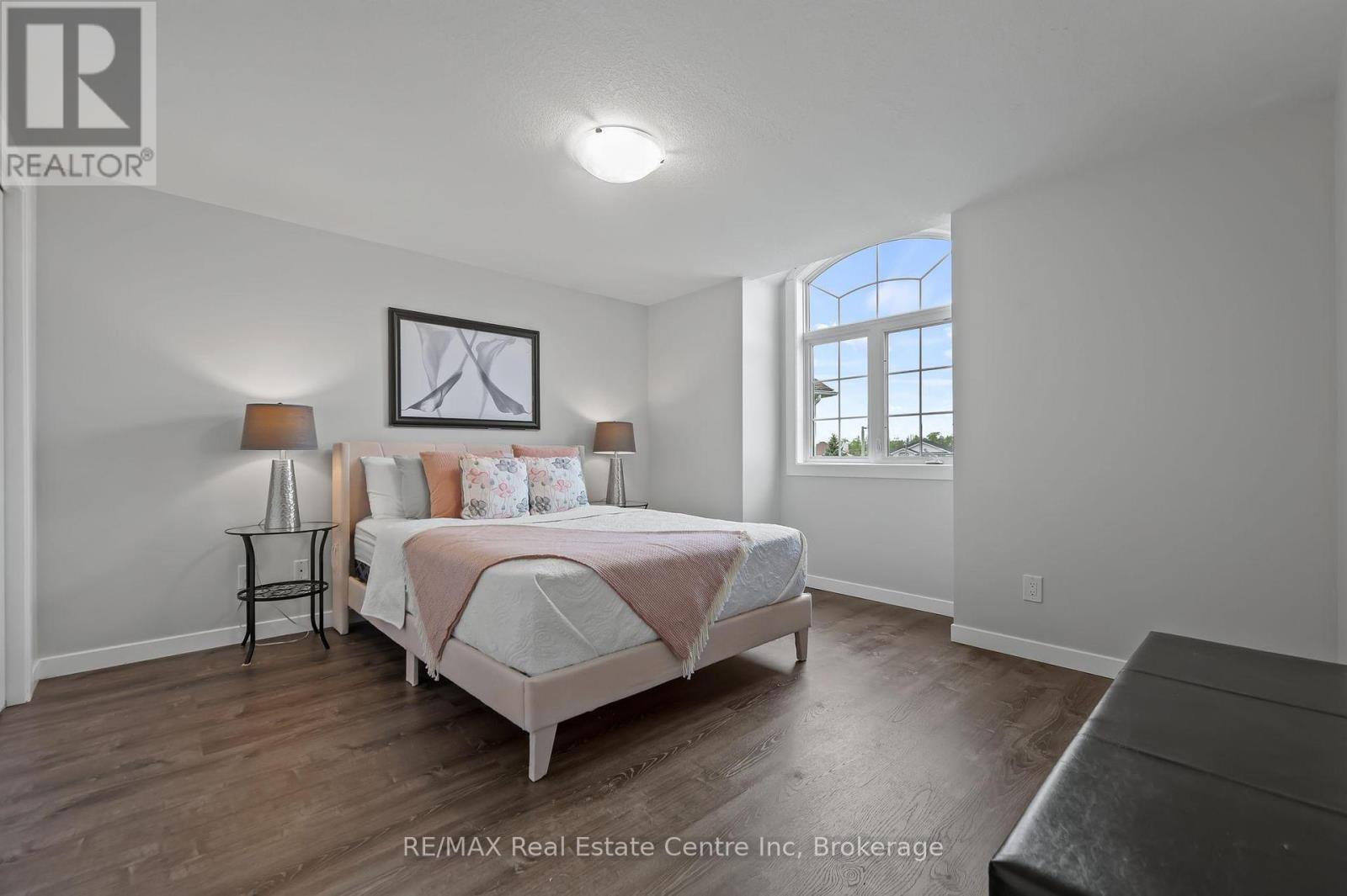 52 Bond Court, Guelph, Ontario  N1H 8N7 - Photo 21 - X12216185