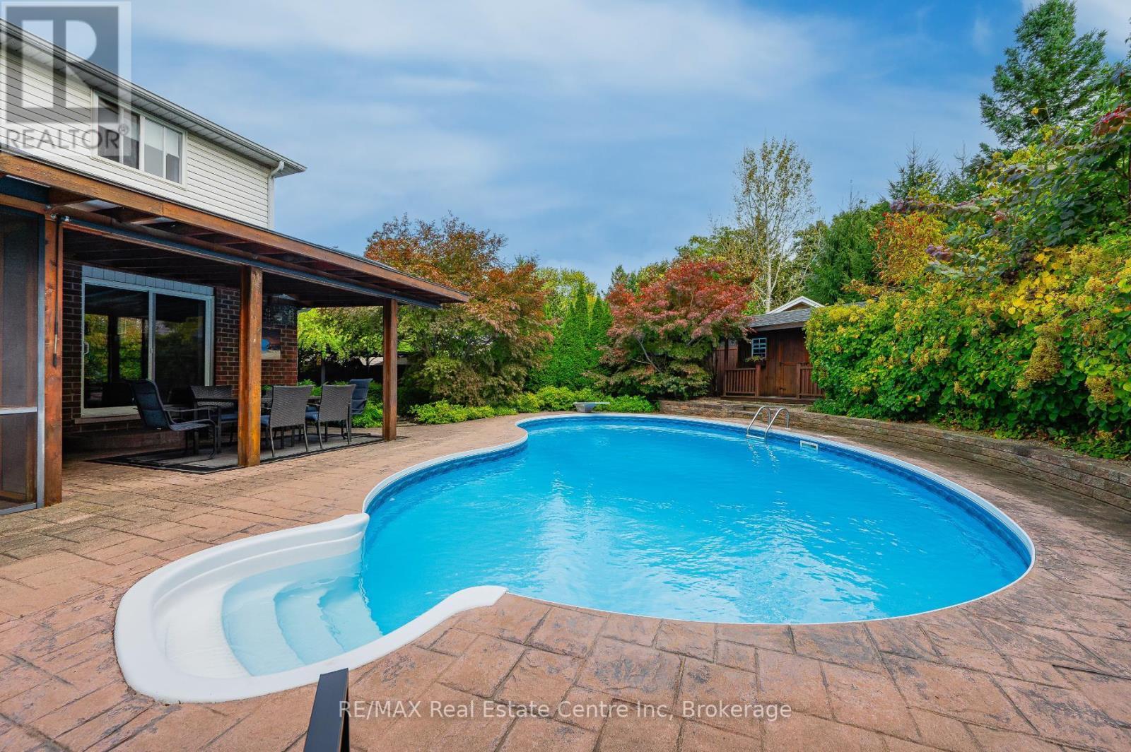 52 Bond Court, Guelph, Ontario  N1H 8N7 - Photo 38 - X12216185