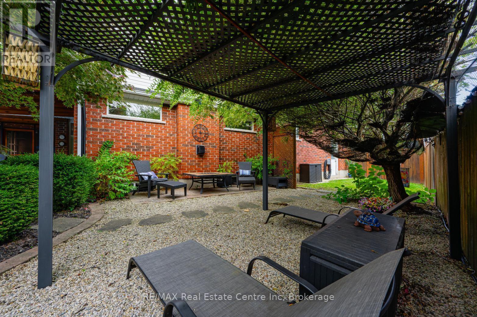 52 Bond Court, Guelph, Ontario  N1H 8N7 - Photo 31 - X12216185