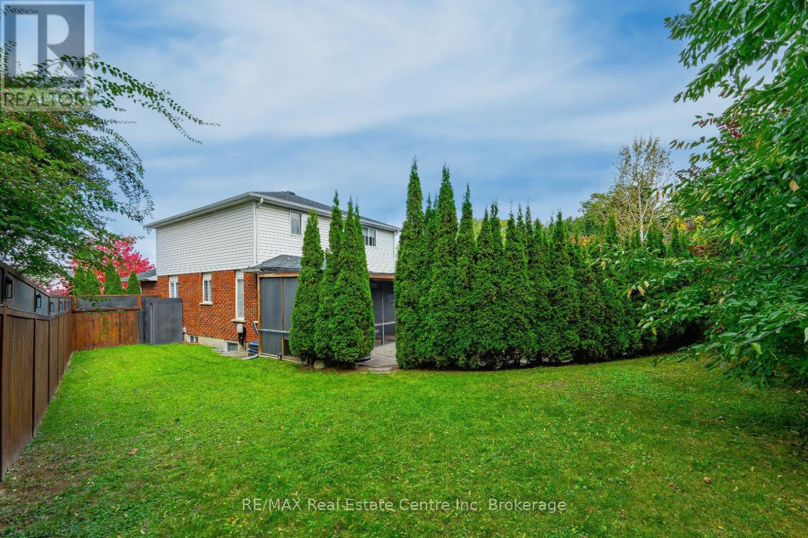 52 Bond Court, Guelph, Ontario  N1H 8N7 - Photo 39 - X12216185