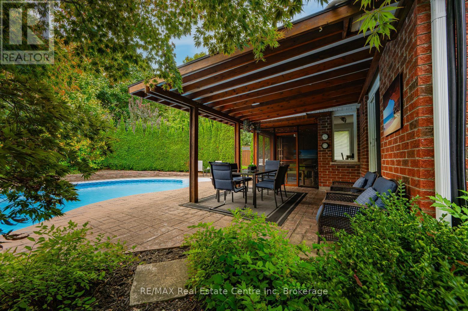 52 Bond Court, Guelph, Ontario  N1H 8N7 - Photo 32 - X12216185