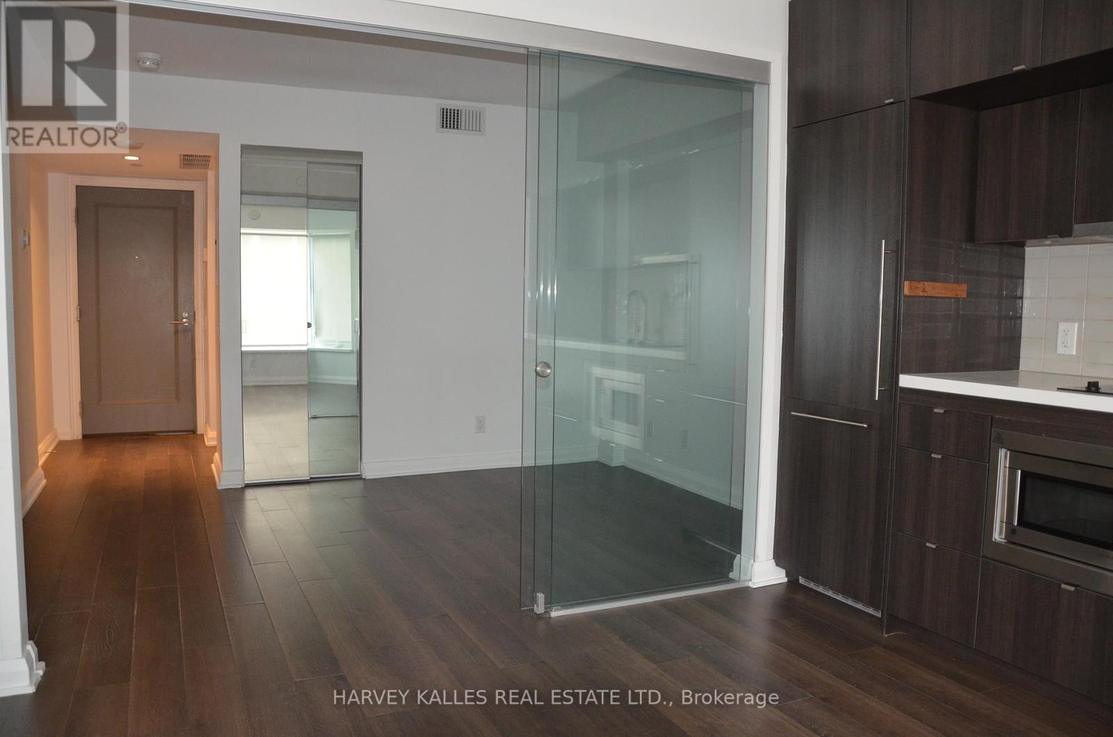 1912 - 155 Yorkville Avenue, Toronto (Annex), Ontario  M5R 0B4 - Photo 10 - C12216003