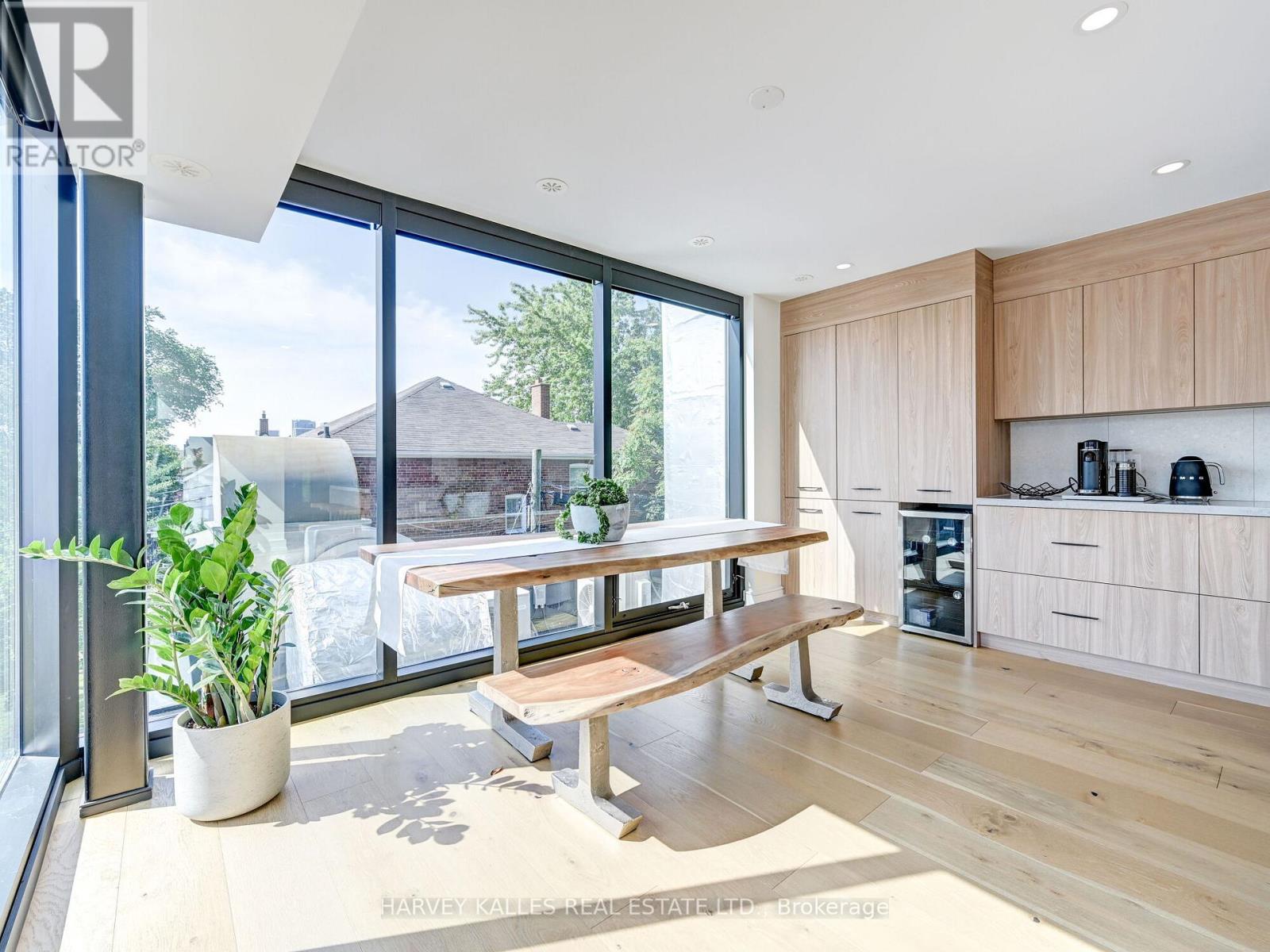 Upper - 885 Dundas Street W, Toronto, Ontario  M6J 1B9 - Photo 13 - C12216159