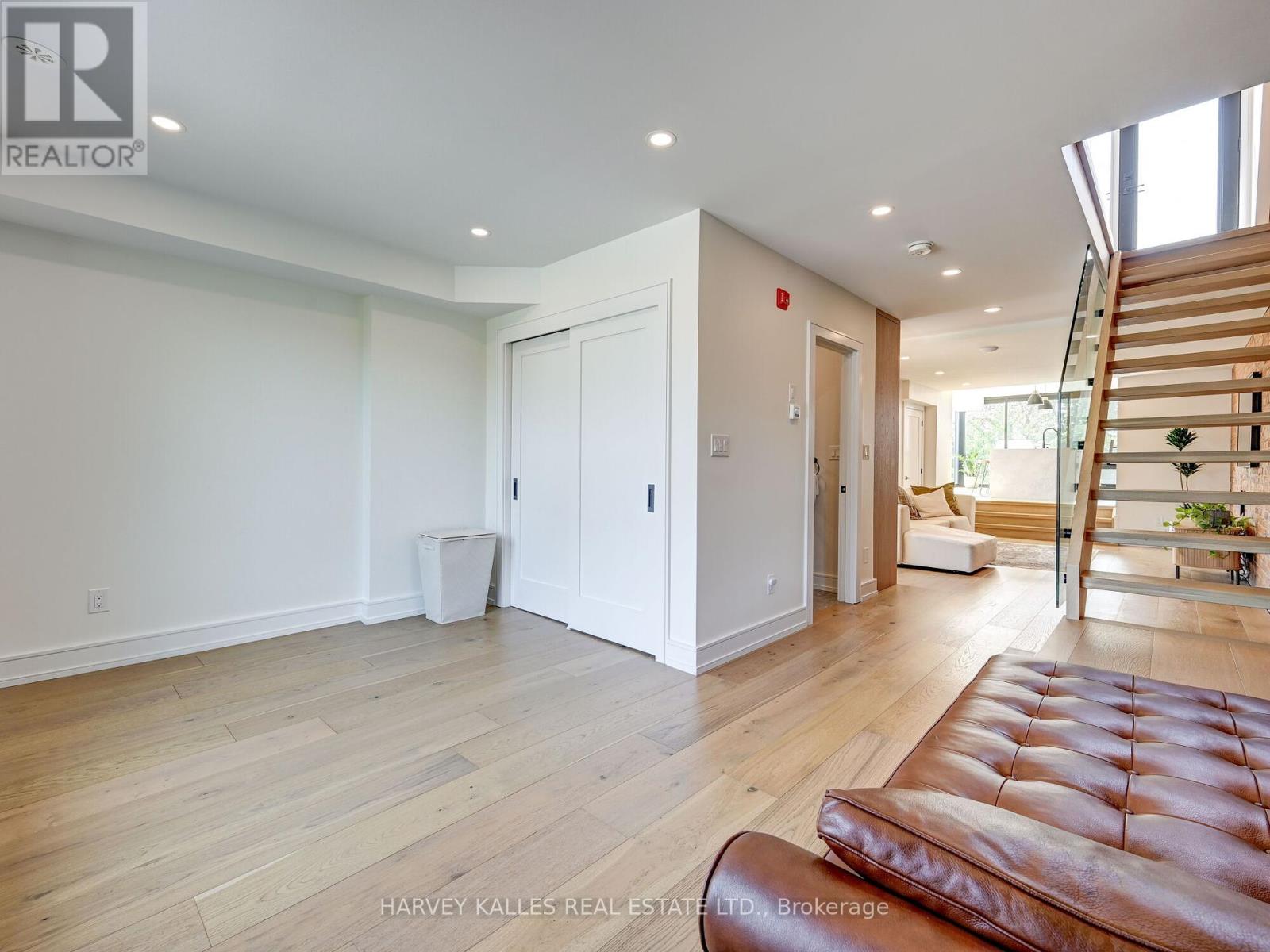 Upper - 885 Dundas Street W, Toronto, Ontario  M6J 1B9 - Photo 15 - C12216159