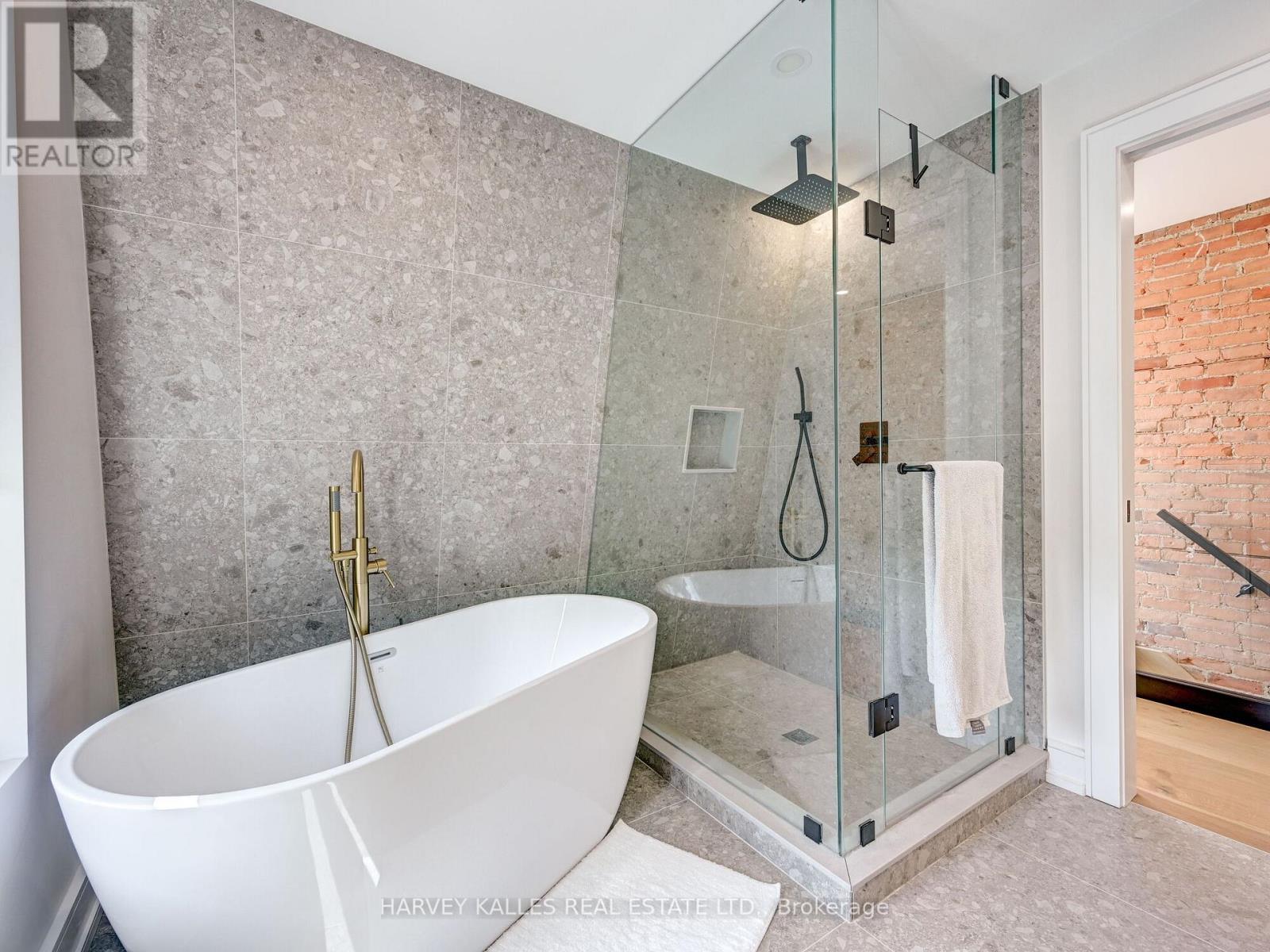 Upper - 885 Dundas Street W, Toronto, Ontario  M6J 1B9 - Photo 21 - C12216159