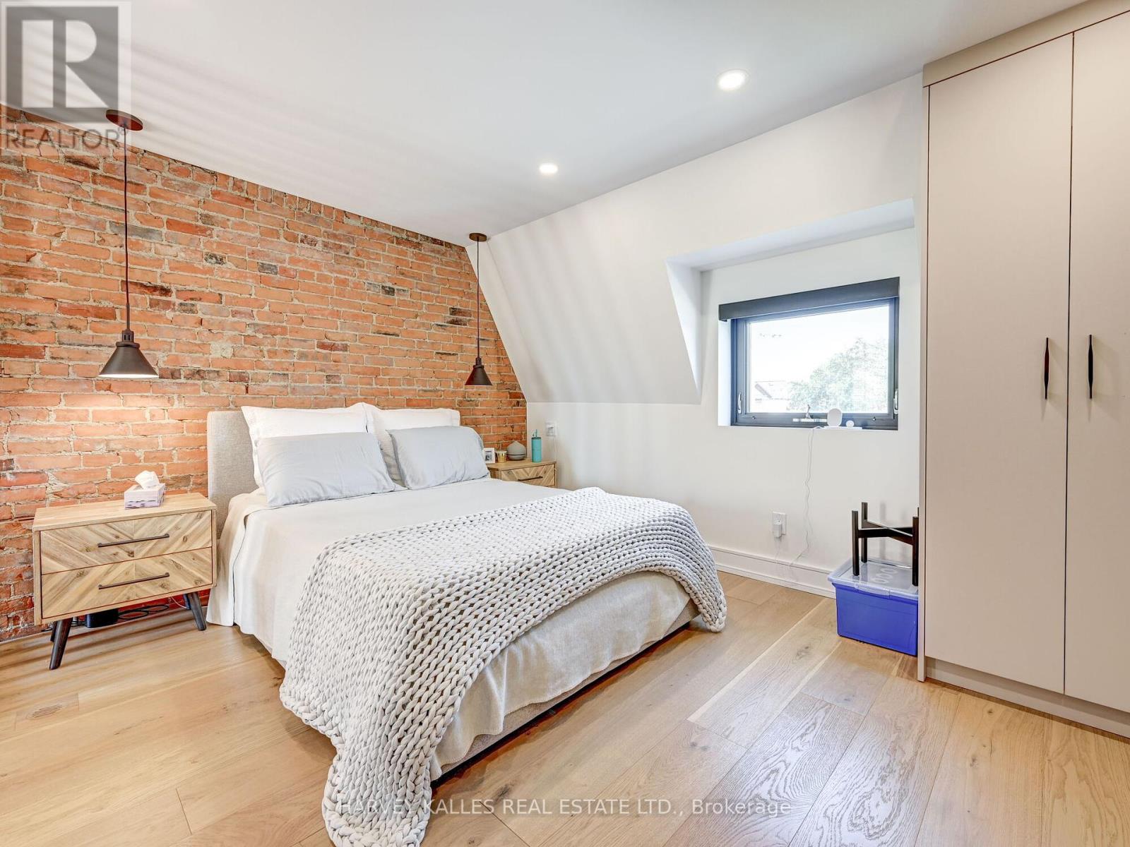 Upper - 885 Dundas Street W, Toronto, Ontario  M6J 1B9 - Photo 19 - C12216159