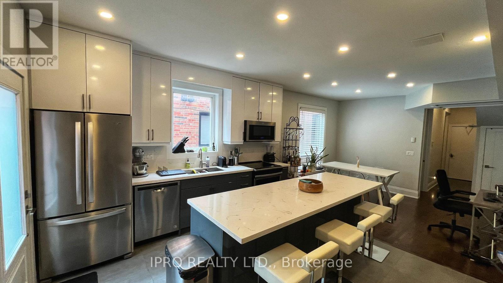 2-Main - 471 Ossington Avenue, Toronto, Ontario  M6G 3T3 - Photo 1 - C12216188