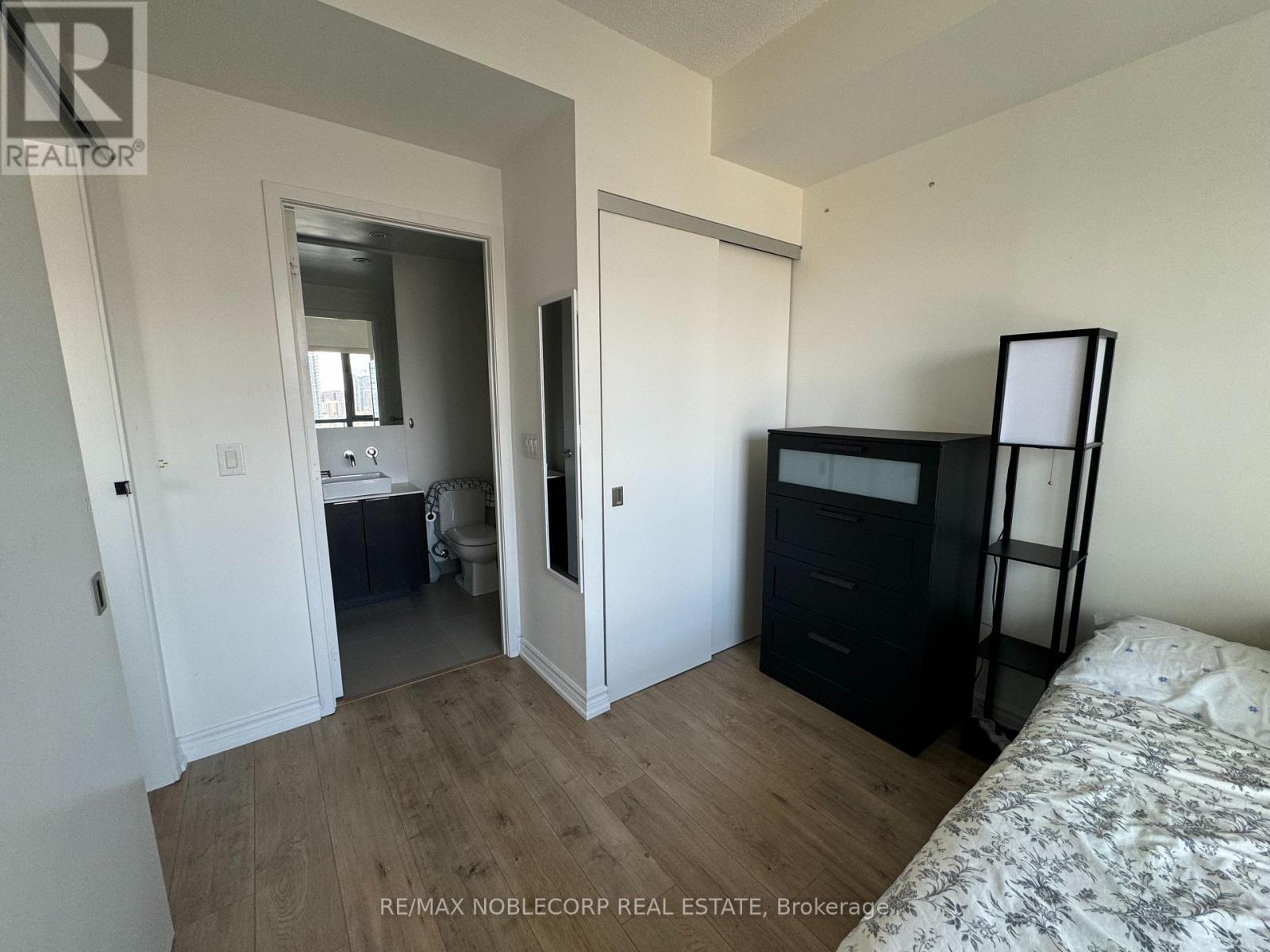 2107 - 159 Dundas Street E, Toronto, Ontario  M5B 0A9 - Photo 8 - C12216198