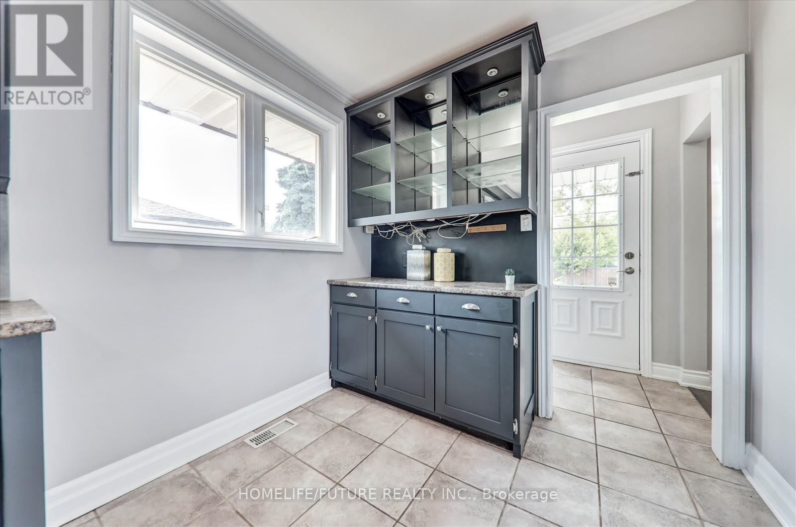 203 Crawforth Street, Whitby (Blue Grass Meadows), Ontario  L1N 3S4 - Photo 14 - E12214115