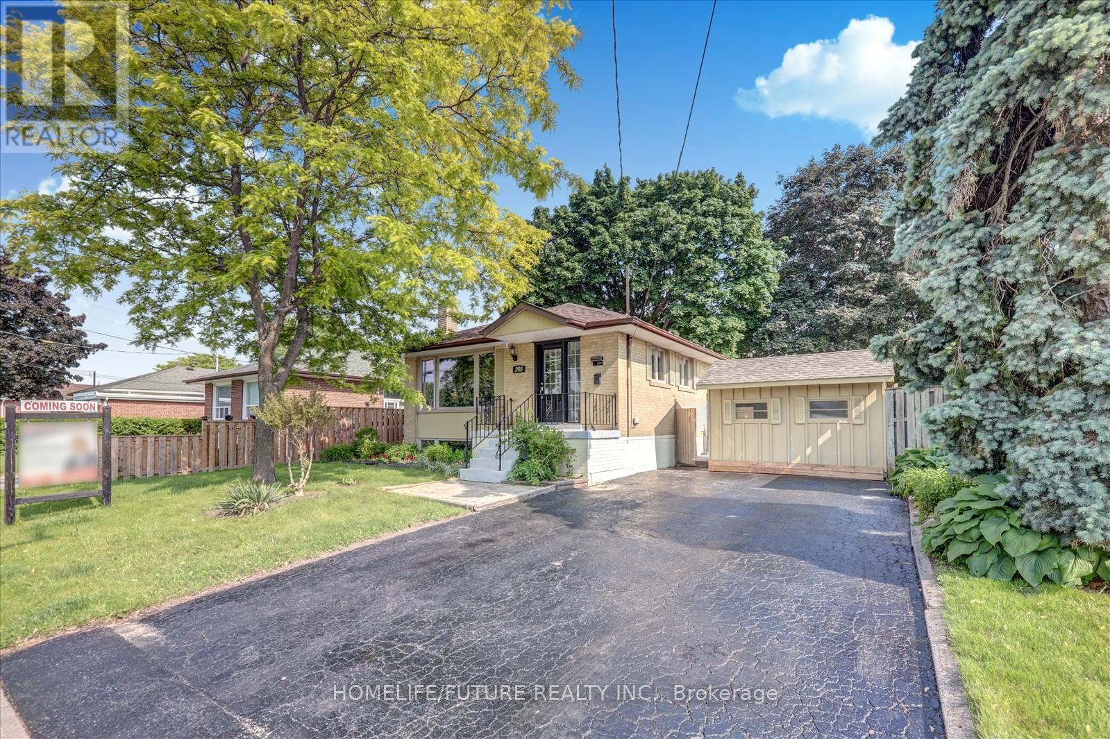 203 Crawforth Street, Whitby (Blue Grass Meadows), Ontario  L1N 3S4 - Photo 3 - E12214115