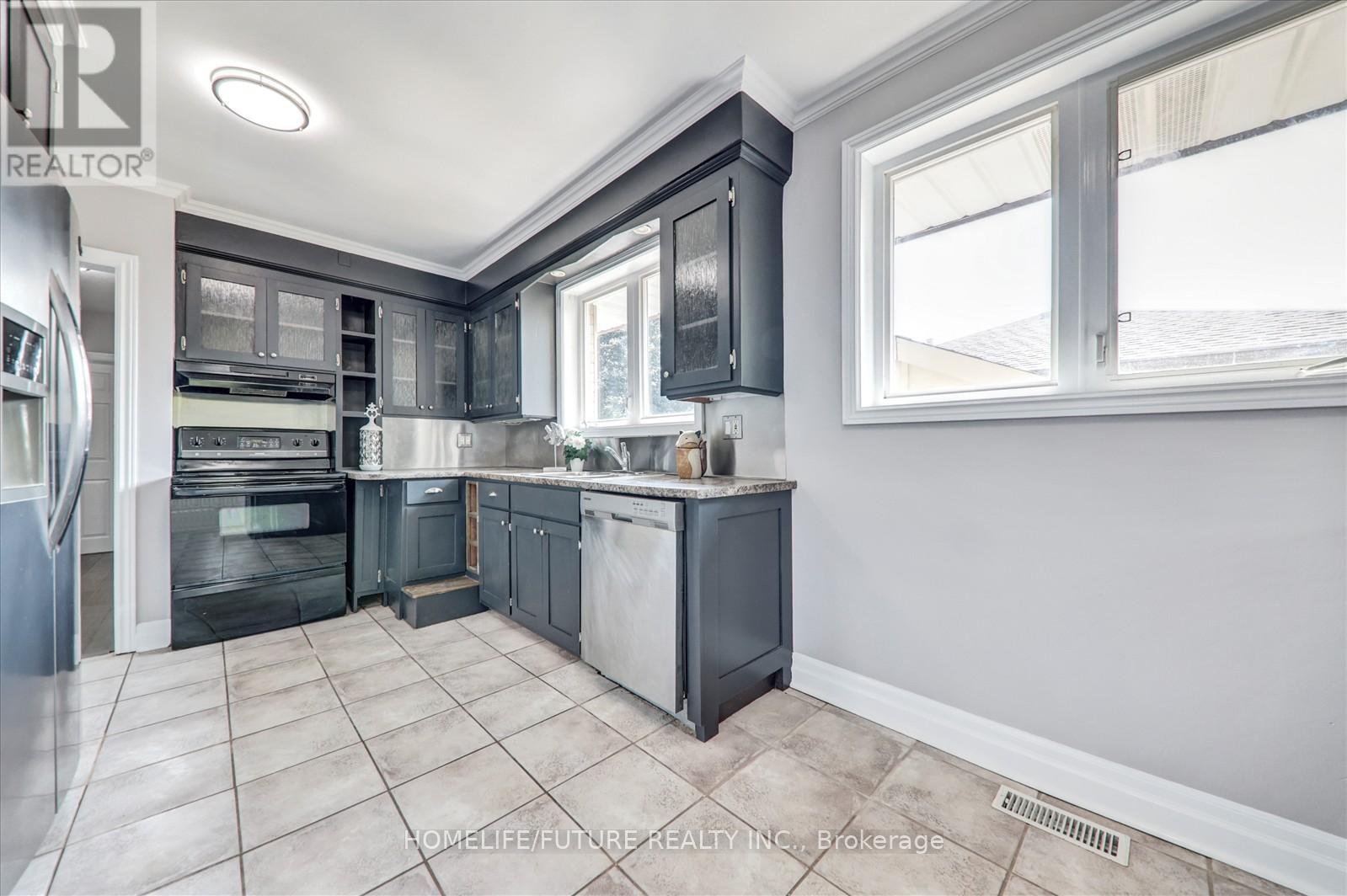 203 Crawforth Street, Whitby (Blue Grass Meadows), Ontario  L1N 3S4 - Photo 12 - E12214115