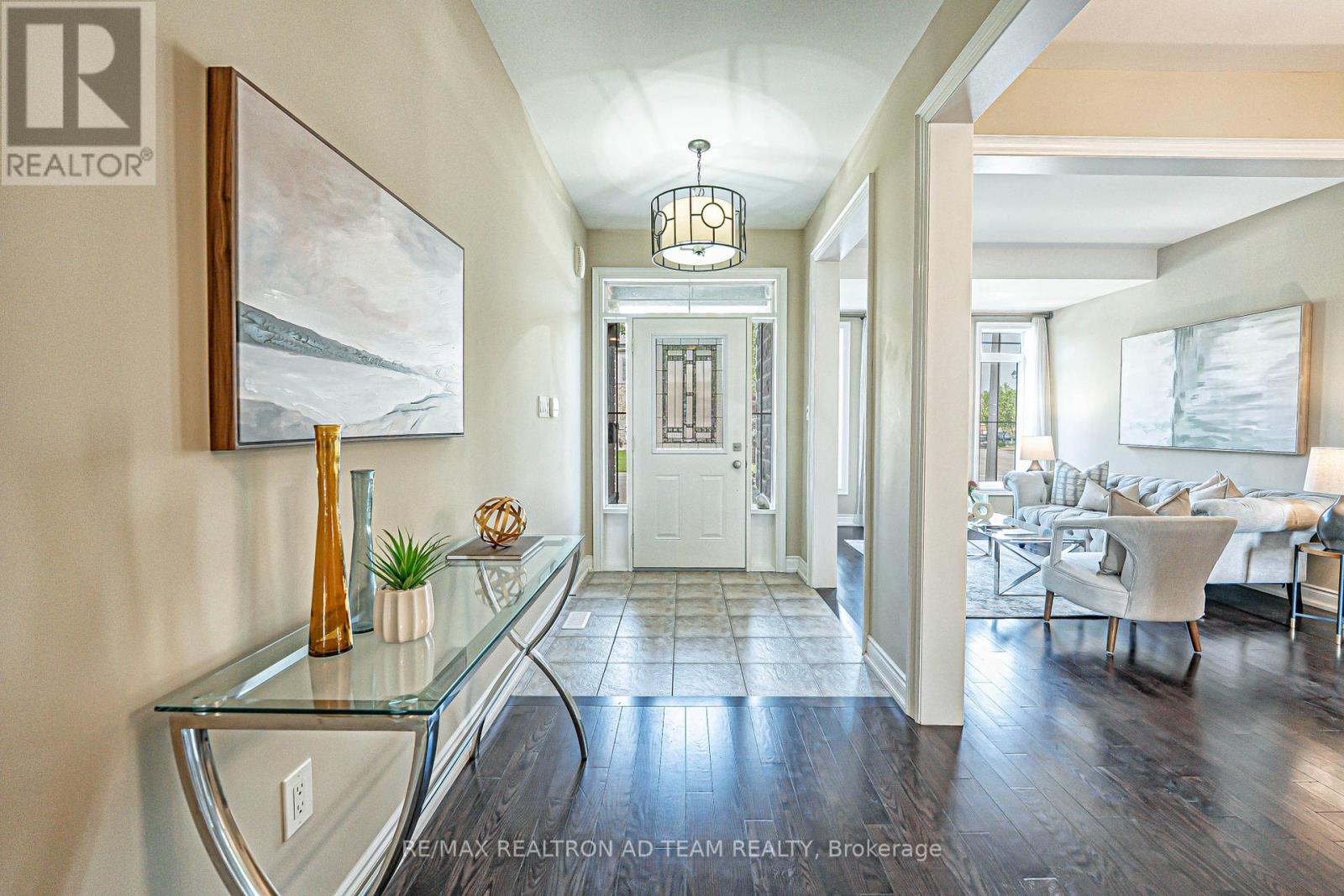 39 Beverton Crescent, Ajax (Northwest Ajax), Ontario  L1T 0L8 - Photo 4 - E12216220