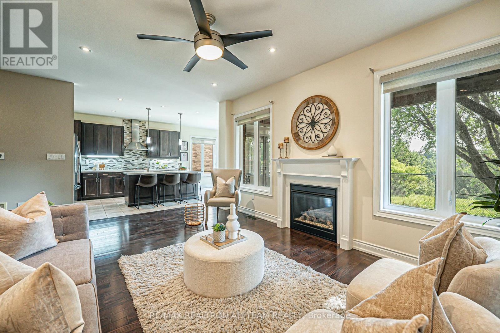 39 Beverton Crescent, Ajax (Northwest Ajax), Ontario  L1T 0L8 - Photo 9 - E12216220