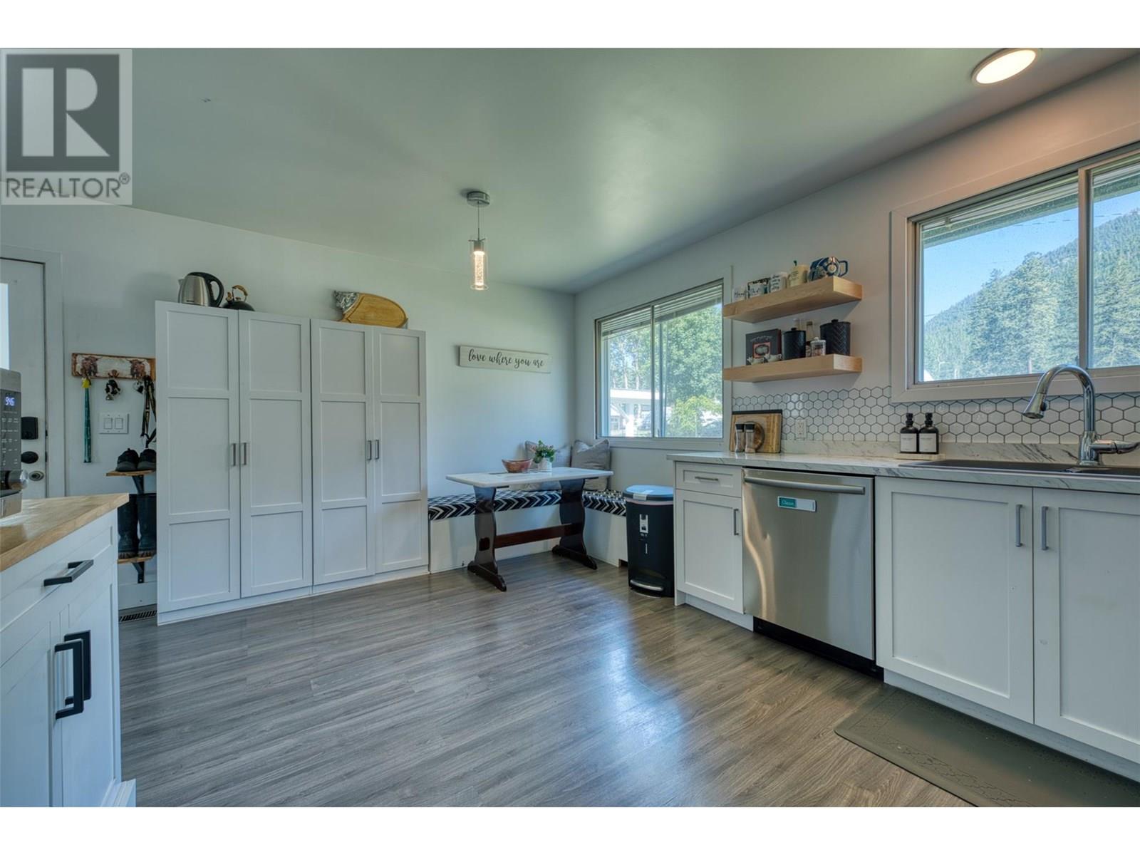 5783 Ponderosa Road, Falkland, British Columbia  V0E 1W0 - Photo 10 - 10351813