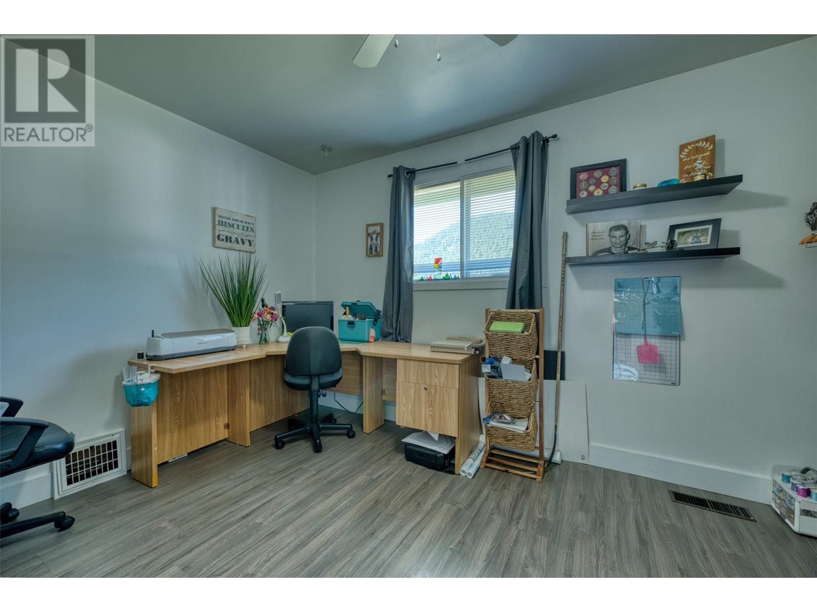 5783 Ponderosa Road, Falkland, British Columbia  V0E 1W0 - Photo 11 - 10351813