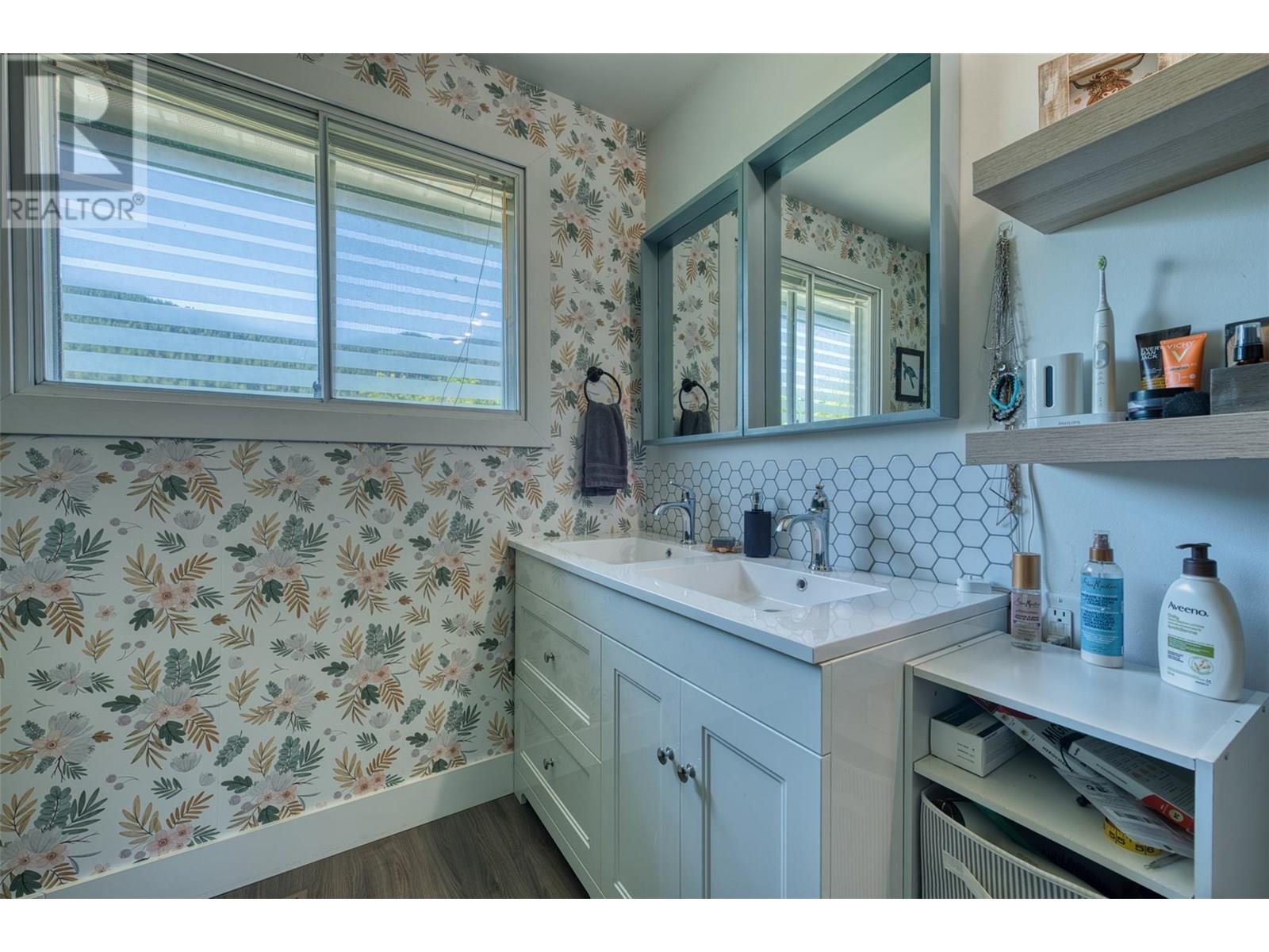 5783 Ponderosa Road, Falkland, British Columbia  V0E 1W0 - Photo 14 - 10351813