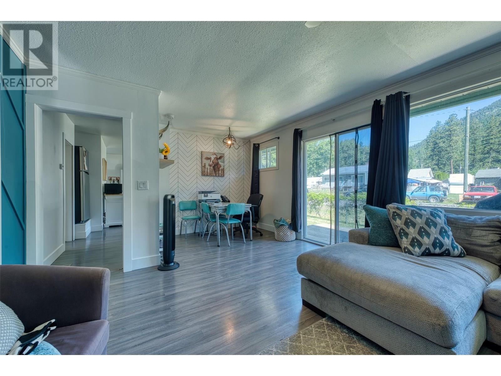 5783 Ponderosa Road, Falkland, British Columbia  V0E 1W0 - Photo 16 - 10351813