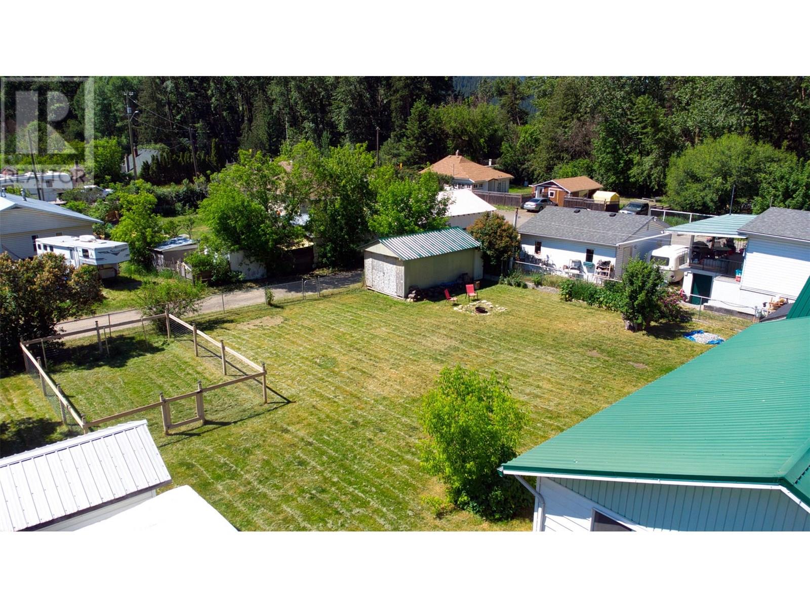 5783 Ponderosa Road, Falkland, British Columbia  V0E 1W0 - Photo 4 - 10351813