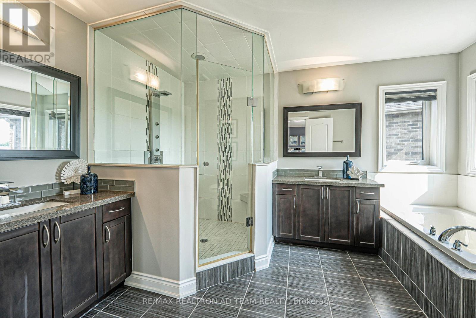 39 Beverton Crescent, Ajax (Northwest Ajax), Ontario  L1T 0L8 - Photo 24 - E12216220