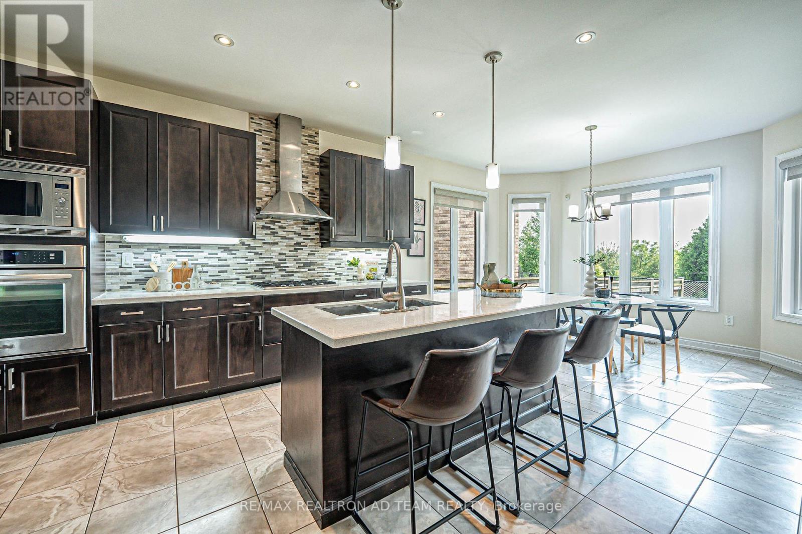 39 Beverton Crescent, Ajax (Northwest Ajax), Ontario  L1T 0L8 - Photo 11 - E12216220