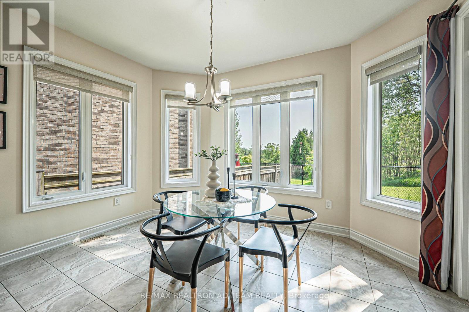 39 Beverton Crescent, Ajax (Northwest Ajax), Ontario  L1T 0L8 - Photo 12 - E12216220
