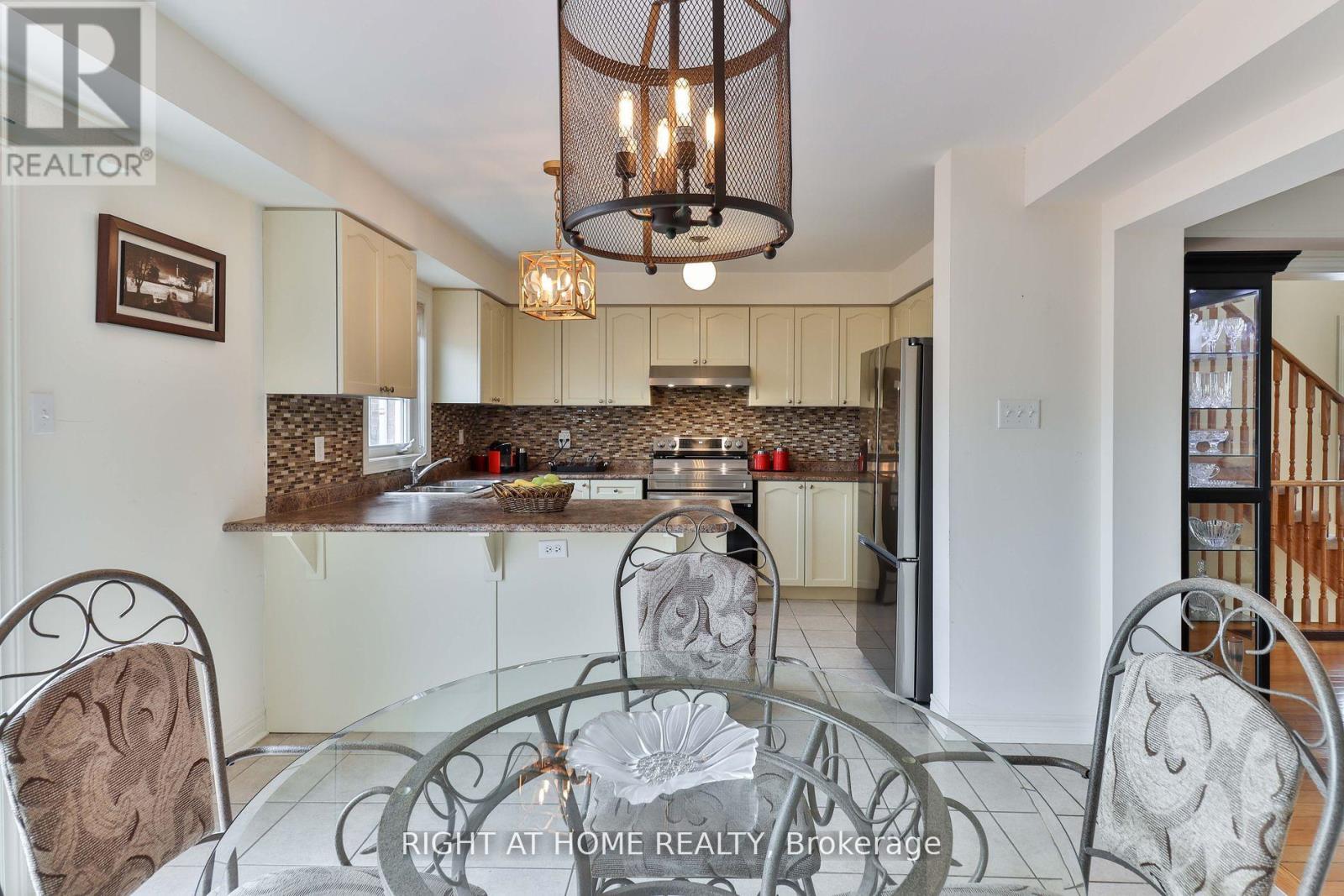 72 Jeremiah Lane, Toronto, Ontario  M1J 0A4 - Photo 4 - E12214916